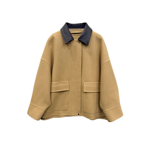 Women's Short Wool Coat With Classic Lapel Collar and Pockets